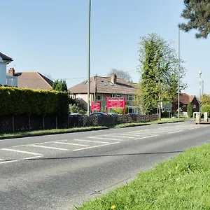 Cumberland House Gatwick B & B Horley